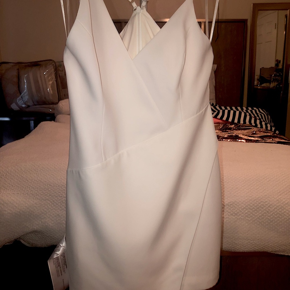 White BCBG MaxAzria Dress- Short Size 8-New